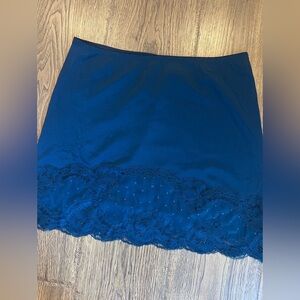 Vanity Fair Small Vintage Layering Blue Short Slip with Lace Trim EUC